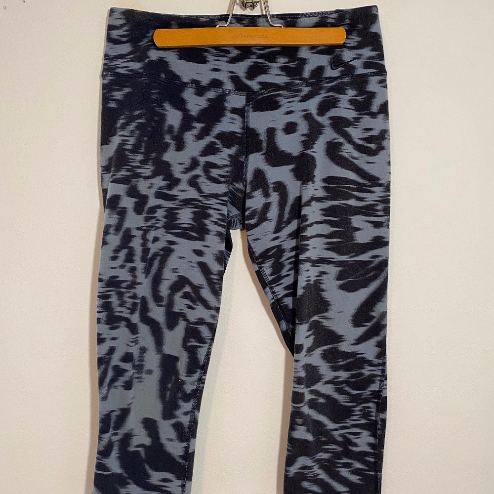 Nike cropped animal print athletic legging
